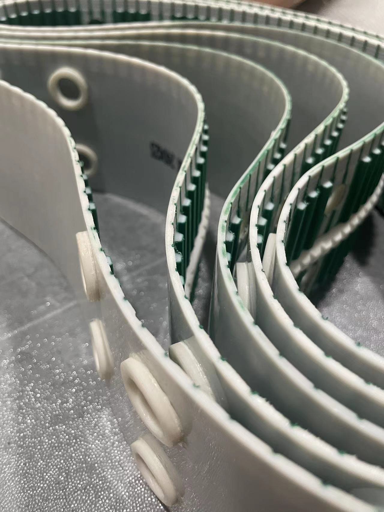 同步帶在極端環境下的表現：耐寒與耐熱特性